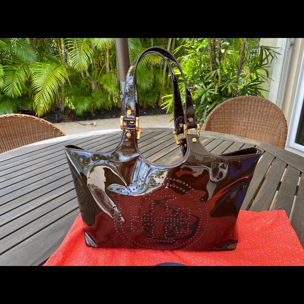 Tory burch brown patent tote